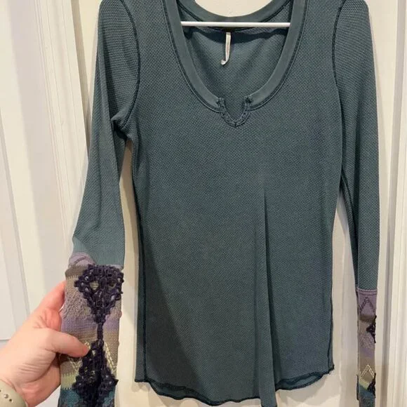 Free People Knit Longsleeve Shirt - Size Large - Picture 1 of 3